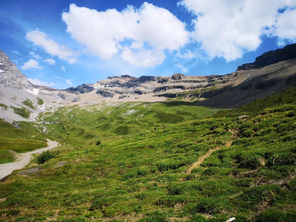 Touristenheim Bergfreude Leukerbad Bagian luar foto